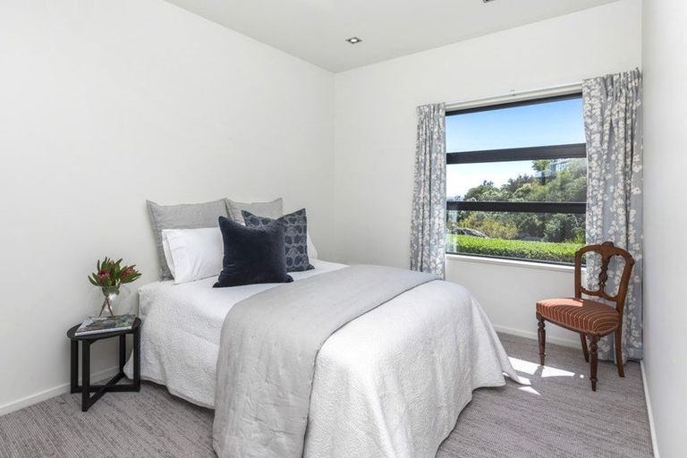 Photo of property in 16 Iles Lane, Cashmere, Christchurch, 8022