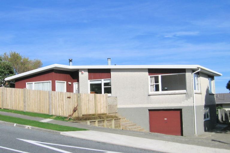 Photo of property in 2 Taieri Crescent, Kelson, Lower Hutt, 5010