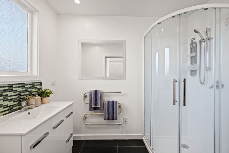 Photo of property in 242 Bower Avenue, North New Brighton, Christchurch, 8083