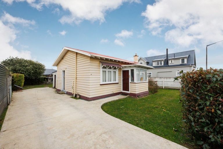 Photo of property in 12 Fitzroy Street, Terrace End, Palmerston North, 4410
