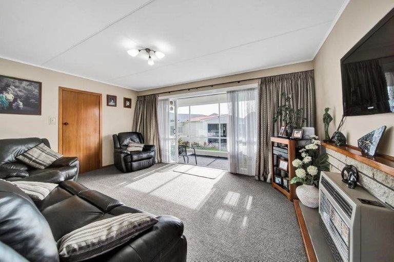 Photo of property in 52a Dixon Avenue, Hawera, 4610