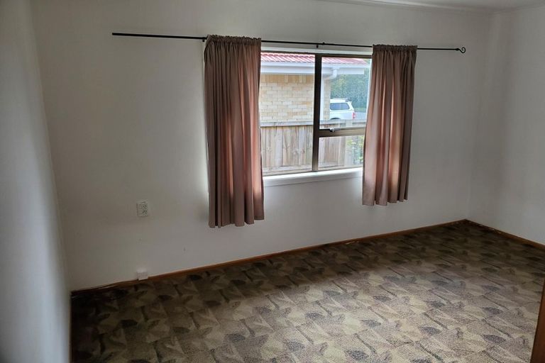 Photo of property in 18 Hallberry Road, Mangere East, Auckland, 2024
