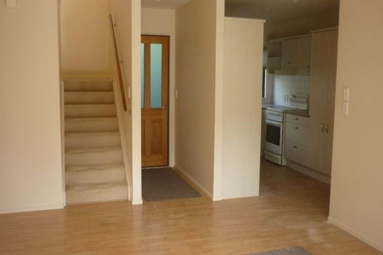 Photo of property in 20a Pohutukawa Avenue, Red Beach, 0932