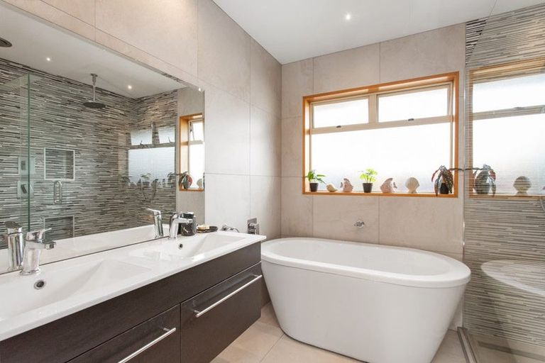 Photo of property in 36a Windermere Road, Papanui, Christchurch, 8053