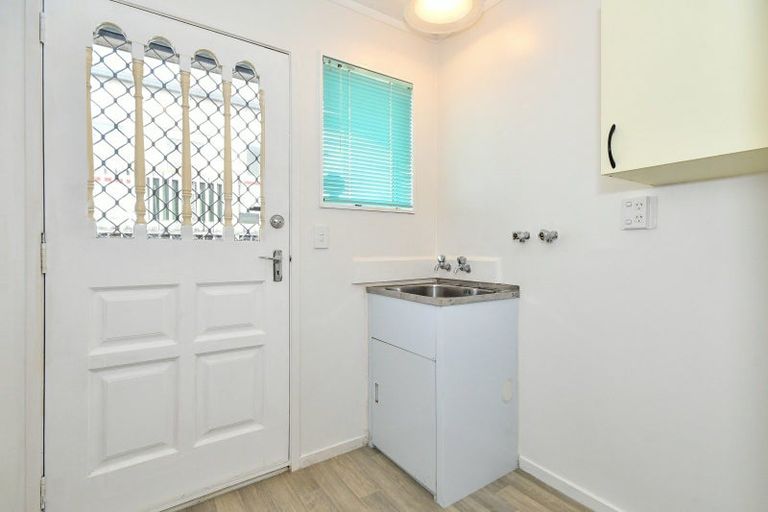 Photo of property in 2/15 East Street, Papakura, 2110