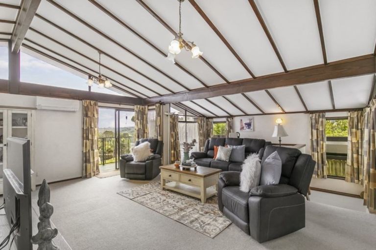 Photo of property in 18 Abbeygate Street, Birkdale, Auckland, 0626