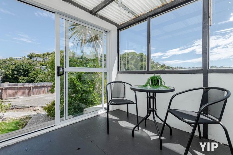 Photo of property in 10 Black Rock Road, Newlands, Wellington, 6037