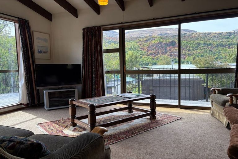 Photo of property in 18 Hood Crescent, Arrowtown, 9302