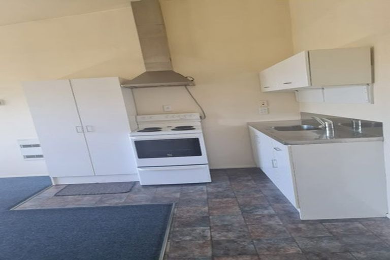 Photo of property in 2/7 Division Street, Riccarton, Christchurch, 8041