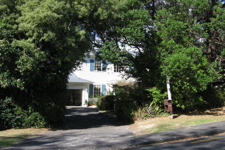 Photo of property in 26 Cleve Road, Green Bay, Auckland, 0604