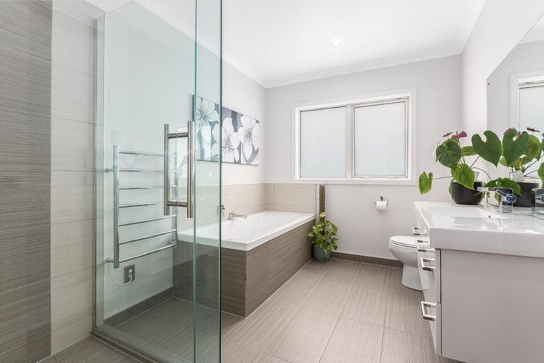 Photo of property in 15 Sumner Terrace, Aotea, Porirua, 5024