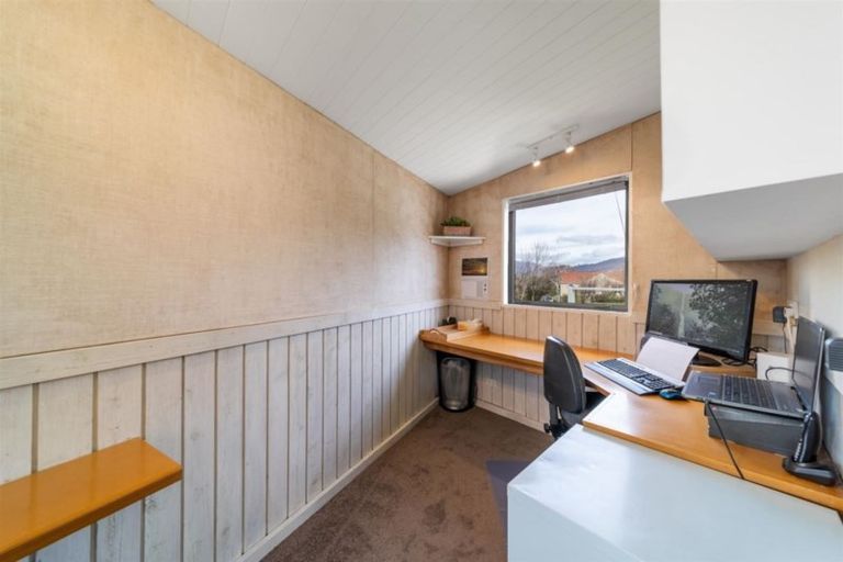 Photo of property in 6 Pritchard Place, Arrowtown, 9302