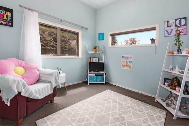 Photo of property in 8 Kahurangi Heights, Aotea, Porirua, 5024