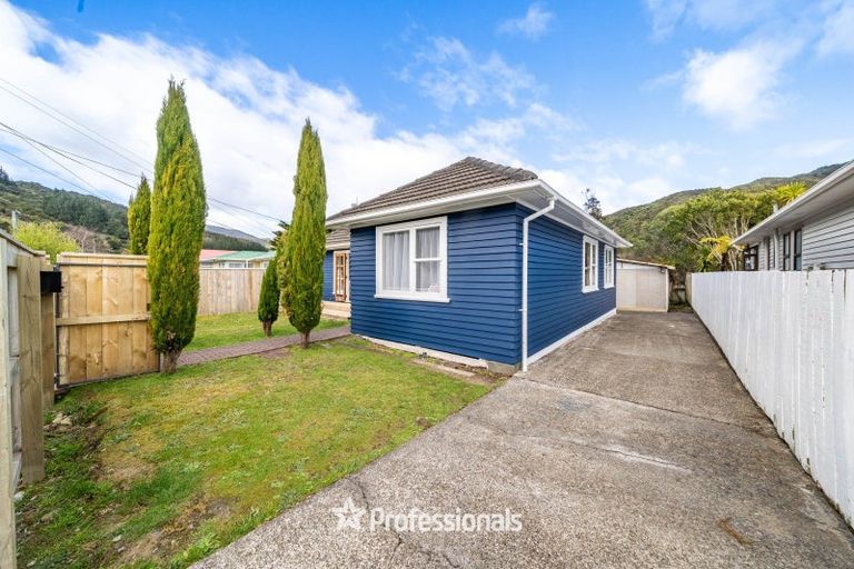 Photo of property in 98 Wood Street, Wainuiomata, Lower Hutt, 5014