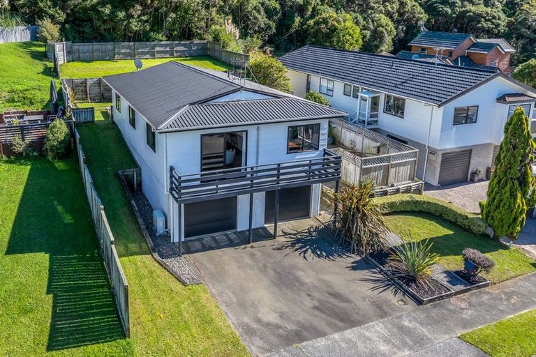Photo of property in 58 Albatross Close, Whitby, Porirua, 5024