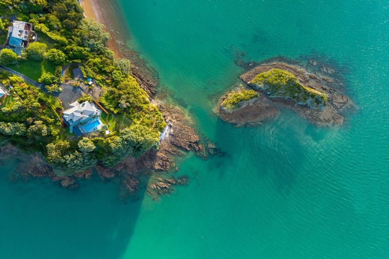 Photo of property in 18b Kaha Place, Russell, 0272