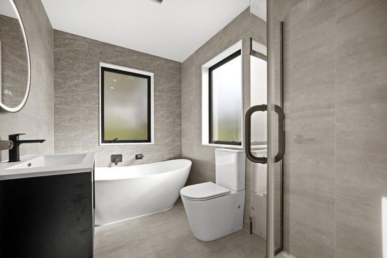 Photo of property in 25d Lavery Place, Sunnynook, Auckland, 0632