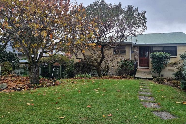 Photo of property in 12 Heuchan Lane, Wanaka, 9305