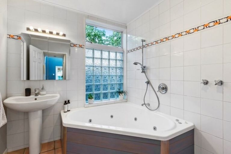 Photo of property in 20 Cashmere Road, Cashmere, Christchurch, 8022