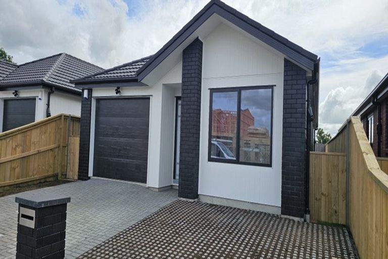 Photo of property in 41 Rorotu Avenue, Karaka, Papakura, 2113