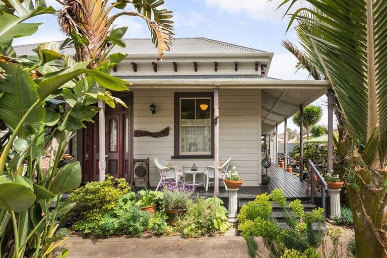 Photo of property in 713 Mackay Street, Thames, 3500