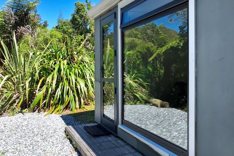 Photo of property in 3215 Archers Road, Tennyson Inlet, 7195