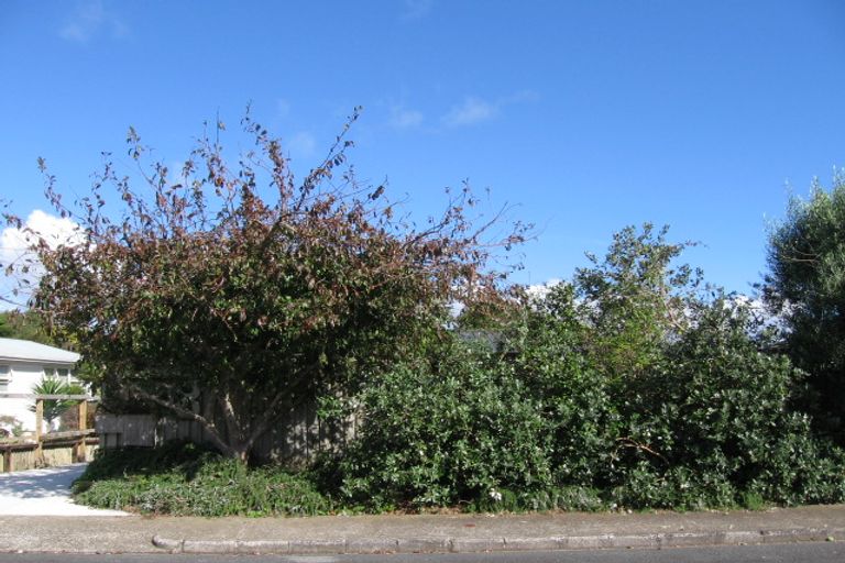Photo of property in 8 Stokes Avenue, Te Atatu Peninsula, Auckland, 0610