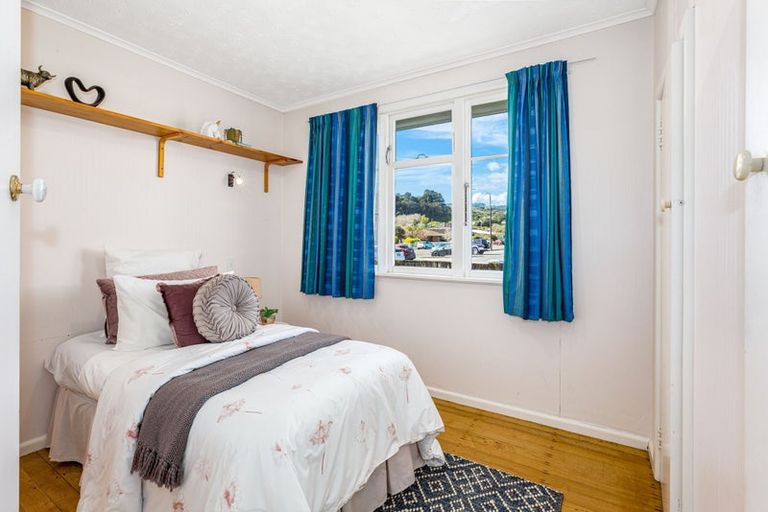 Photo of property in 45a Oxford Street, Tawa, Wellington, 5028