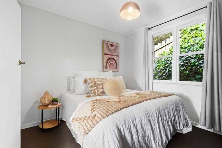 Photo of property in 16 Manor Drive, Stokes Valley, Lower Hutt, 5019