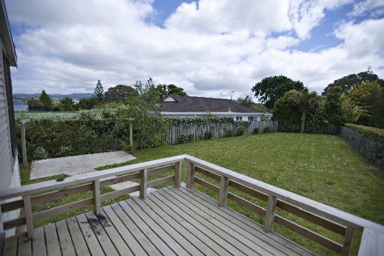 Photo of property in 21 Chorley Avenue, Massey, Auckland, 0614