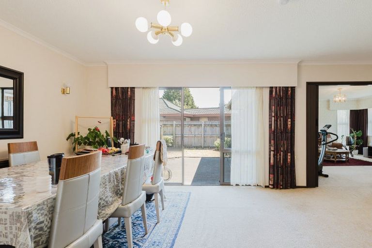 Photo of property in 22 Hind Place, Hokowhitu, Palmerston North, 4410