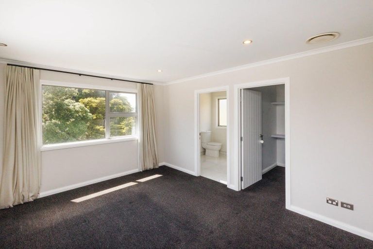 Photo of property in 7 Tower Place, Fitzherbert, Palmerston North, 4410