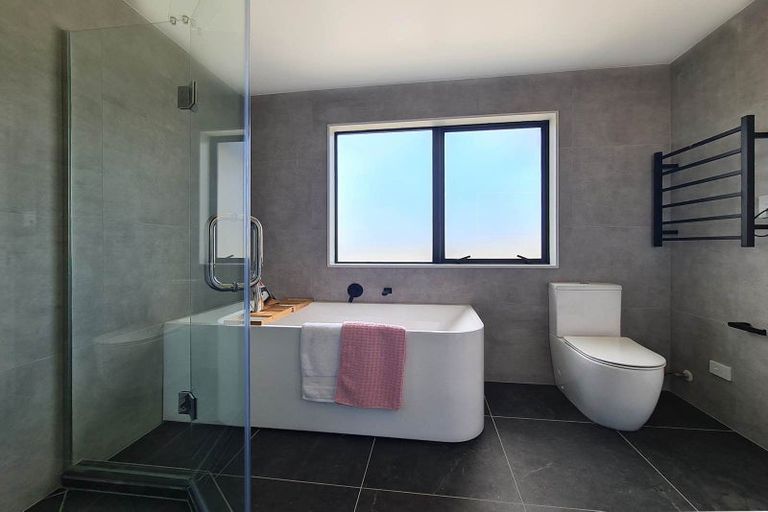 Photo of property in 4 Frontier Lane, Flat Bush, Auckland, 2019