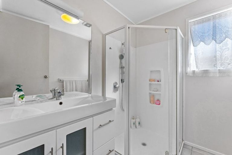 Photo of property in 144 Mahia Road, Wattle Downs, Auckland, 2103