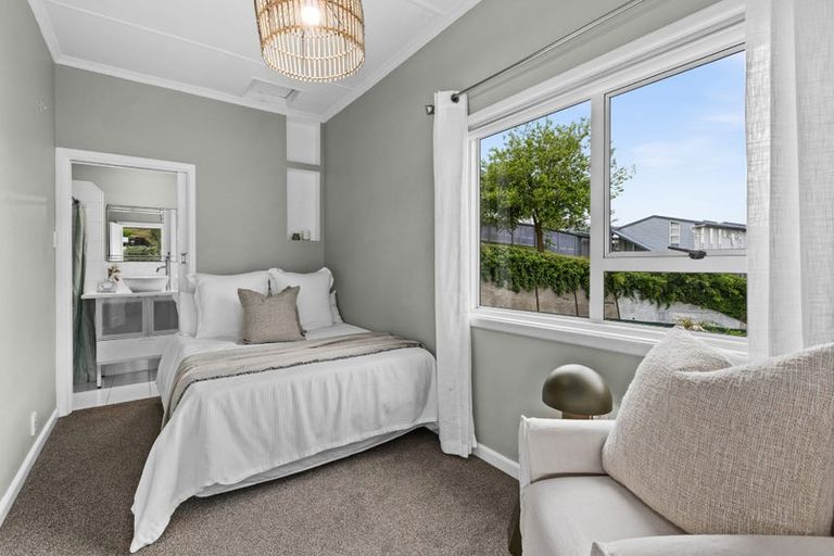 Photo of property in 3 Clyde Road, Bluff Hill, Napier, 4110