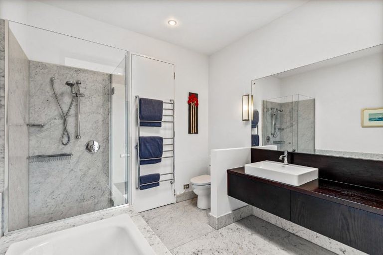 Photo of property in 20 Oscar Road, Greenhithe, Auckland, 0632