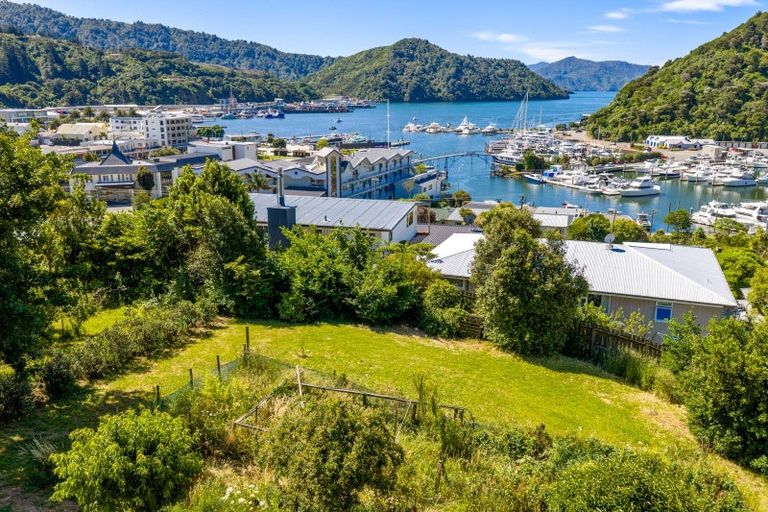 Photo of property in 4 Russell Street, Picton, 7220