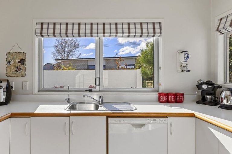 Photo of property in 26 Aubrey Crescent, Rainbow Point, Taupo, 3330