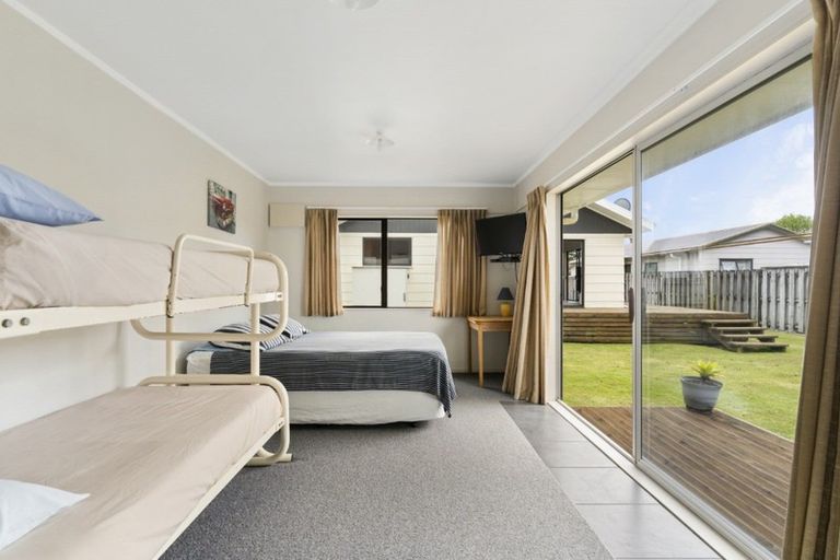 Photo of property in 118 Charleston Avenue, Whangamata, 3620