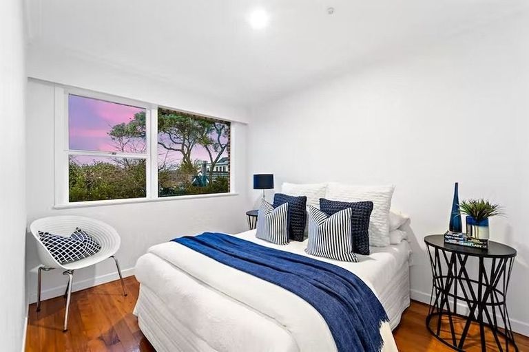 Photo of property in 3/5 Braemar Road, Castor Bay, Auckland, 0620