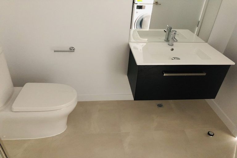 Photo of property in Frank Sargeson Apts, 304/74 Anzac Street, Takapuna, Auckland, 0622