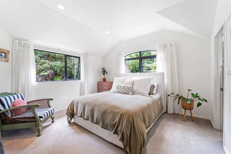 Photo of property in 1/6 Heathcote Road, Castor Bay, Auckland, 0620