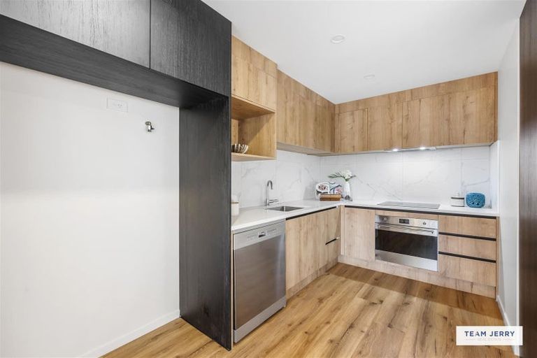 Photo of property in 2/1g Dishys Road, Flat Bush, Auckland, 2019