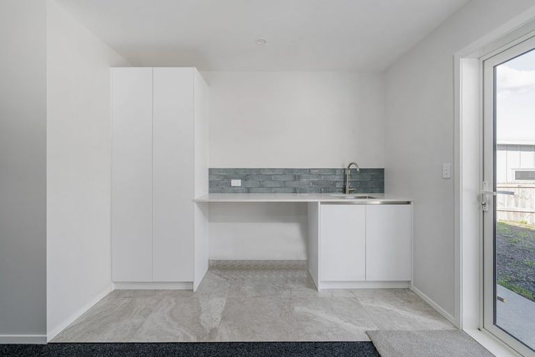 Photo of property in 3 Tinirau Place, Cooks Beach, 3591