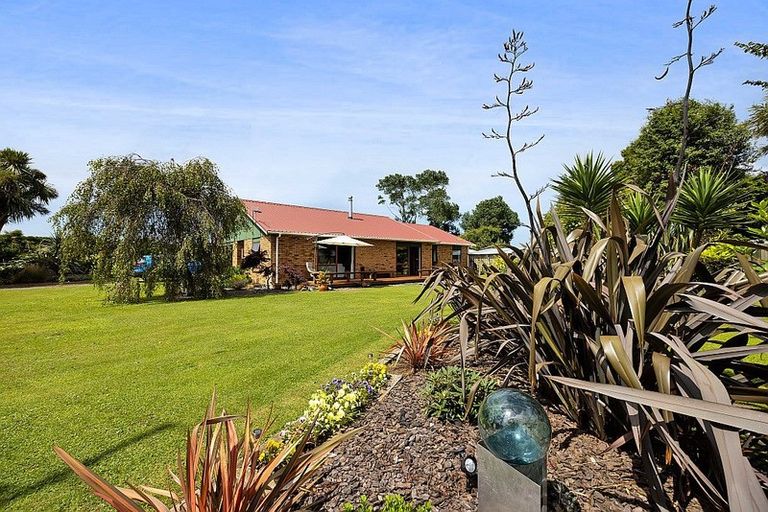 Photo of property in 320 Austin Road, Normanby, Hawera, 4673
