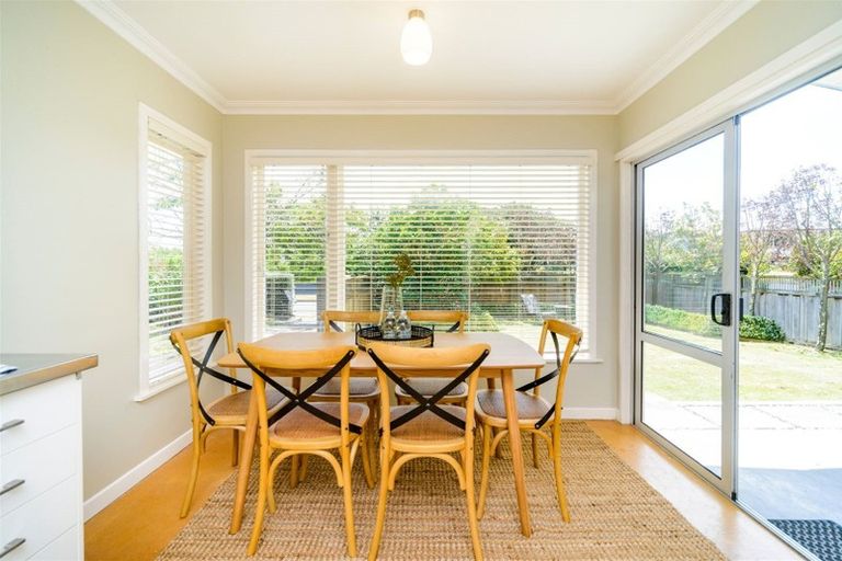 Photo of property in 16 Newcastle Street, Hokowhitu, Palmerston North, 4410