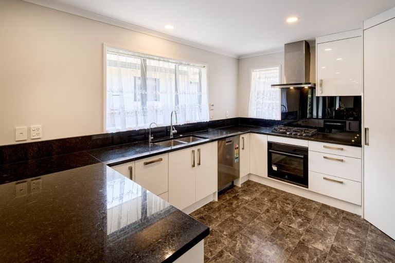 Photo of property in 9b Hinau Street, Tawa, Wellington, 5028