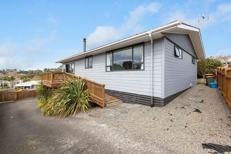 Photo of property in 16 La Salle Drive, Westown, New Plymouth, 4310