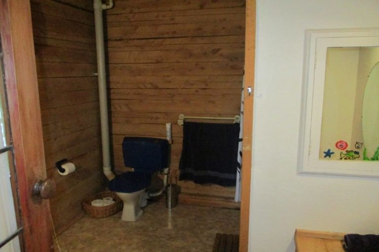 Photo of property in 19 Ivy Terrace, Moana, 7872