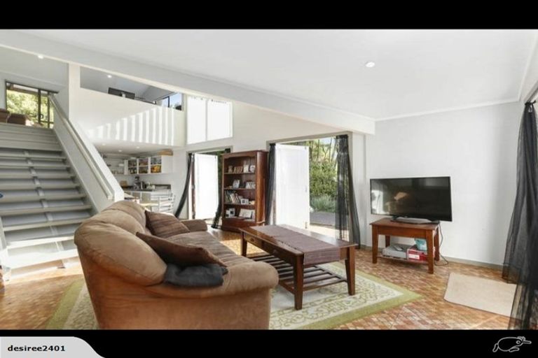 Photo of property in 807 West Coast Road, Oratia, Auckland, 0604